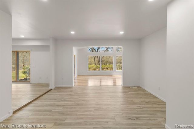 6207 Nicholas Drive, West Bloomfield, MI 48322