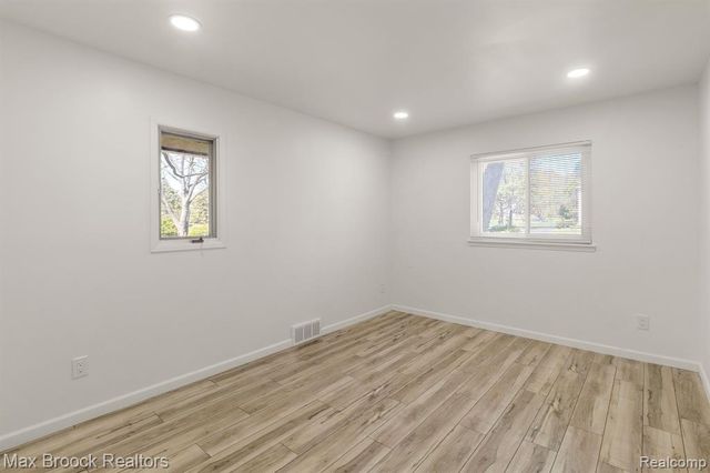 6207 Nicholas Drive, West Bloomfield, MI 48322