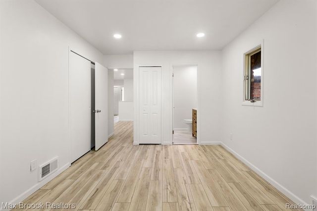 6207 Nicholas Drive, West Bloomfield, MI 48322