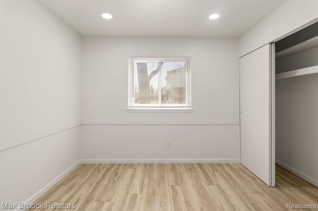 6207 Nicholas Drive, West Bloomfield, MI 48322