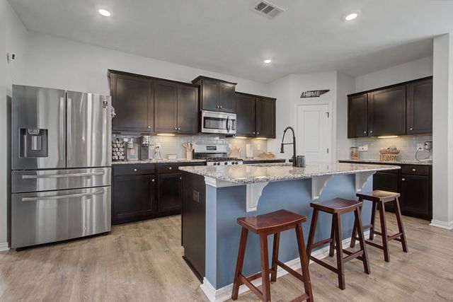 1020 Keeneland Dr, Spring Hill, TN 37174