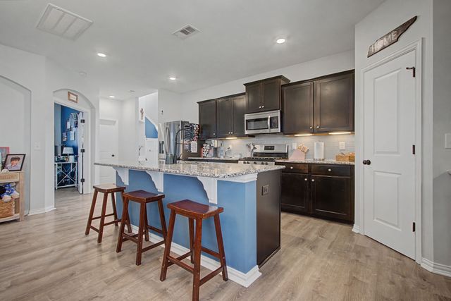 1020 Keeneland Dr, Spring Hill, TN 37174