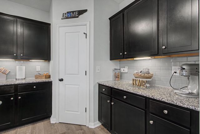 1020 Keeneland Dr, Spring Hill, TN 37174