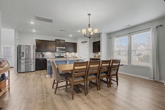 1020 Keeneland Dr, Spring Hill, TN 37174