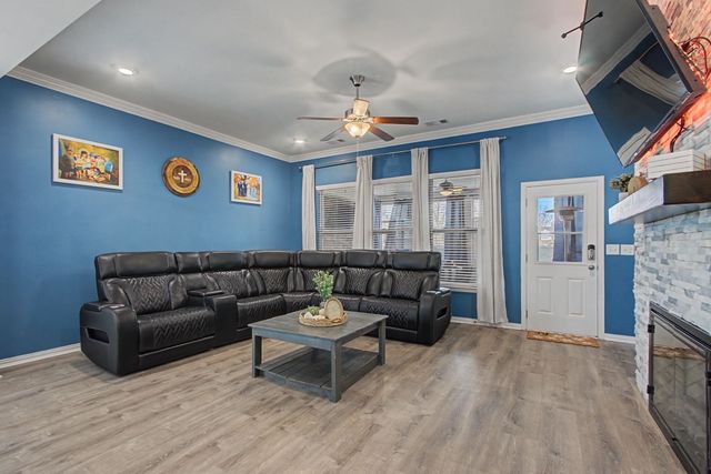 1020 Keeneland Dr, Spring Hill, TN 37174