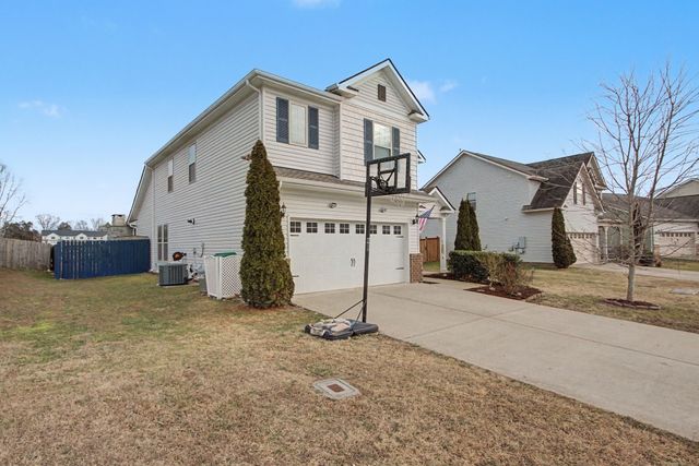 1020 Keeneland Dr, Spring Hill, TN 37174