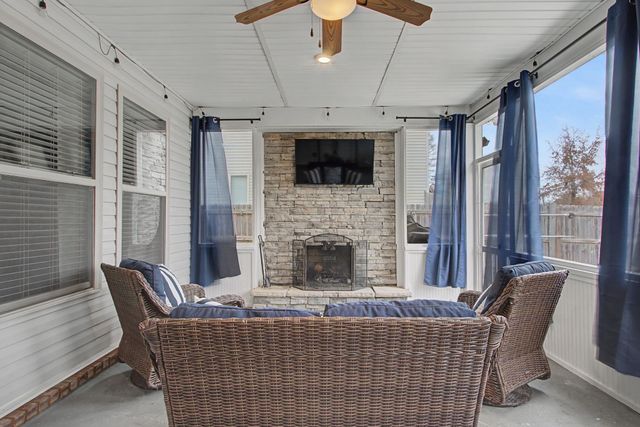 1020 Keeneland Dr, Spring Hill, TN 37174