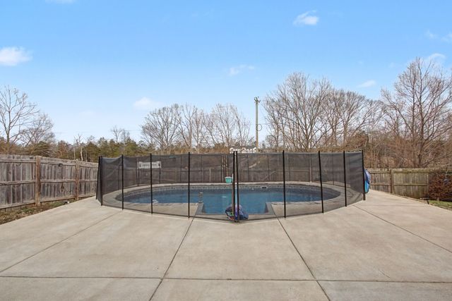 1020 Keeneland Dr, Spring Hill, TN 37174