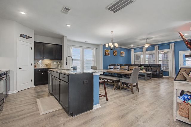 1020 Keeneland Dr, Spring Hill, TN 37174