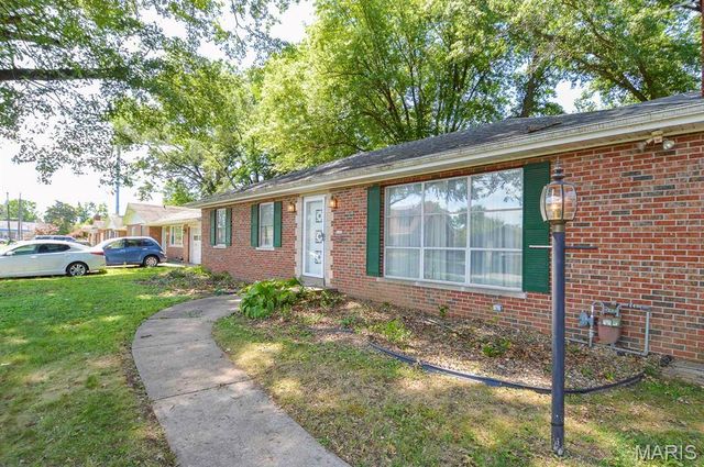 6100 W Washington, Belleville, IL 62223