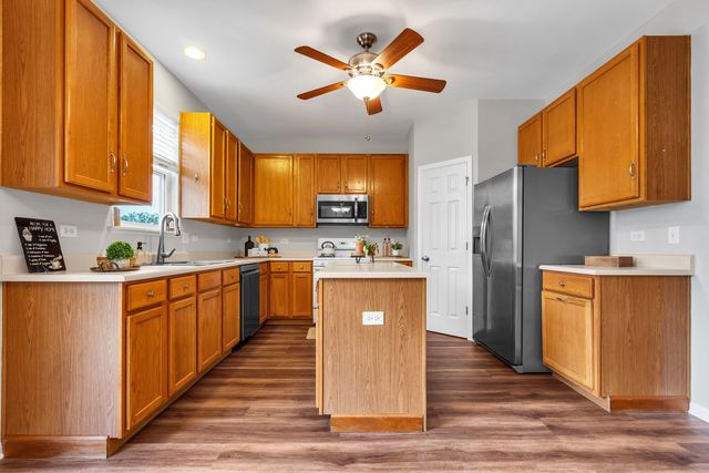 2513 SIMON Drive, Montgomery, IL 60538