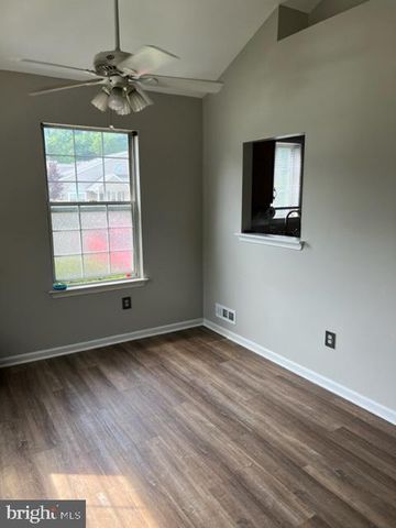 1423 KENNY COVE, Burlington, NJ 08016