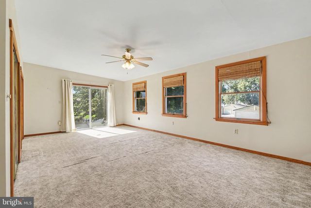 405 KAUFFMAN ST, Boiling Springs, PA 17007