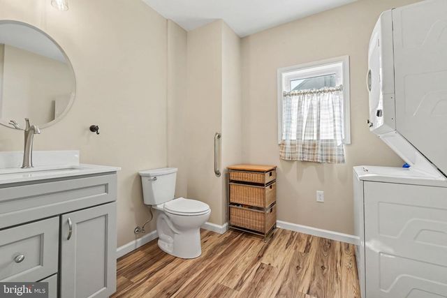 405 KAUFFMAN ST, Boiling Springs, PA 17007