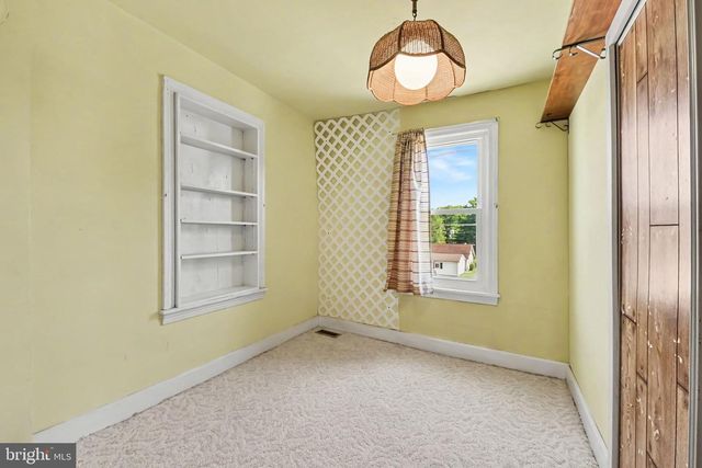 405 KAUFFMAN ST, Boiling Springs, PA 17007