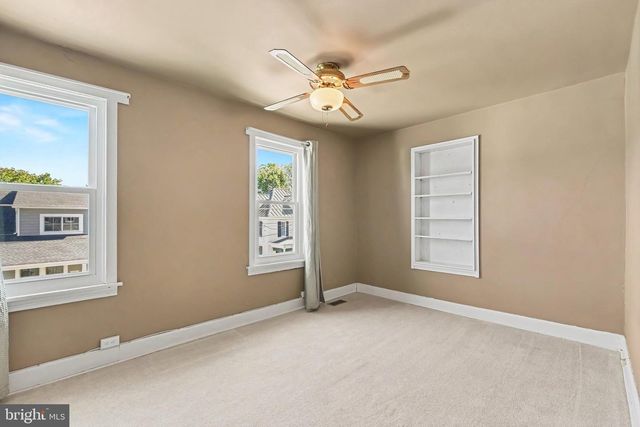 405 KAUFFMAN ST, Boiling Springs, PA 17007