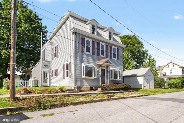 405 KAUFFMAN ST, Boiling Springs, PA 17007