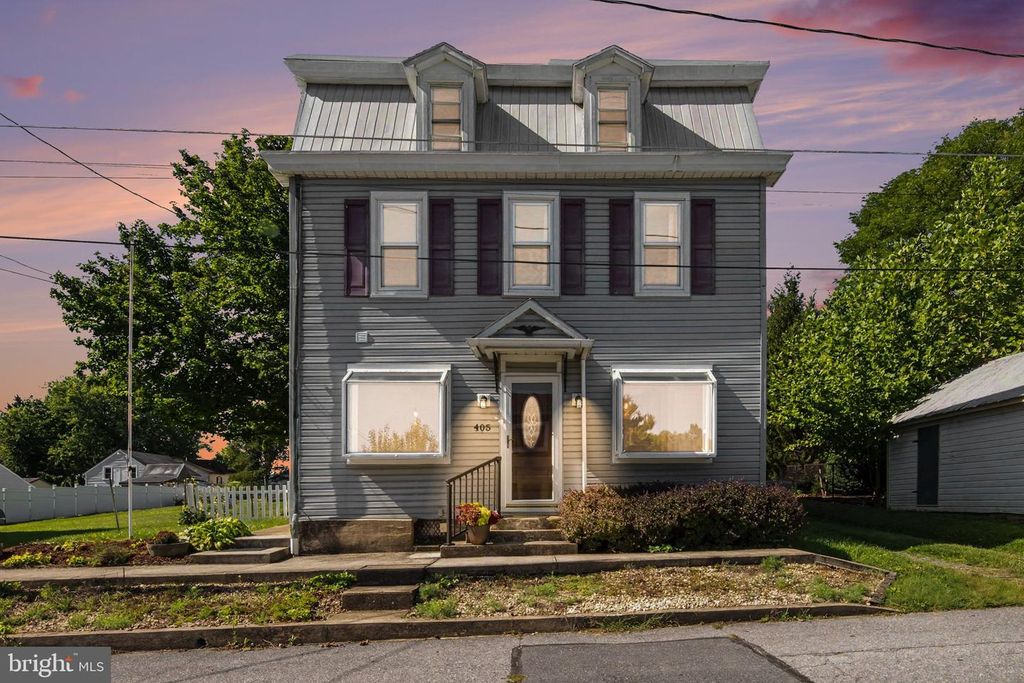 405 KAUFFMAN ST, Boiling Springs, PA 17007