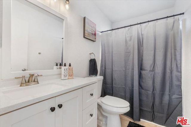 3021 W Avenue J4, Lancaster, CA 93536