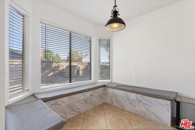 3021 W Avenue J4, Lancaster, CA 93536