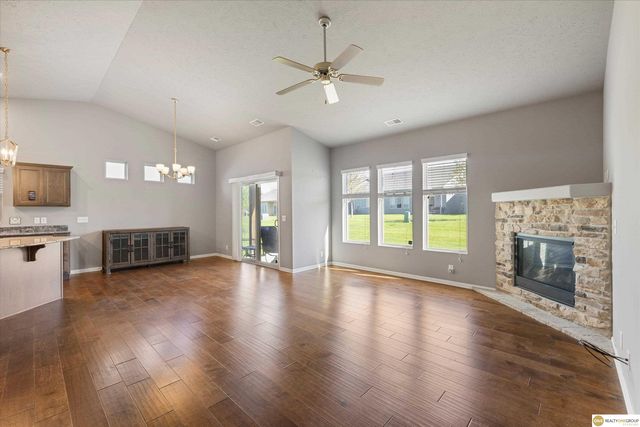 13911 Potter Parkway, Omaha, NE 68142
