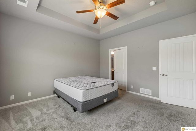 13911 Potter Parkway, Omaha, NE 68142