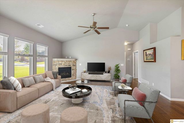 13911 Potter Parkway, Omaha, NE 68142