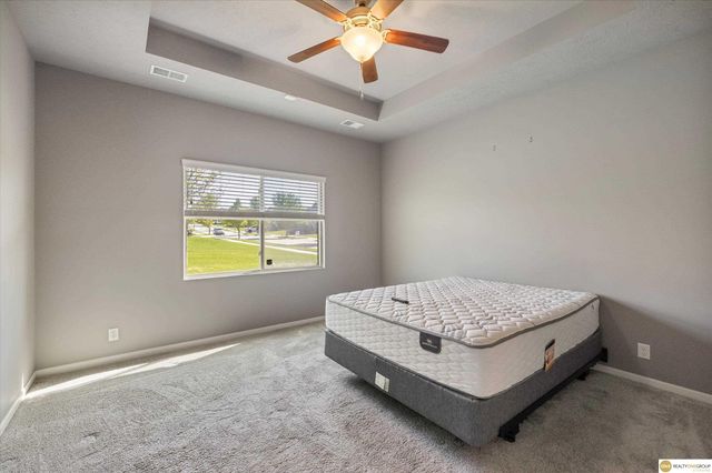 13911 Potter Parkway, Omaha, NE 68142