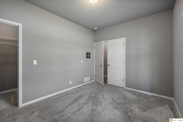 13911 Potter Parkway, Omaha, NE 68142