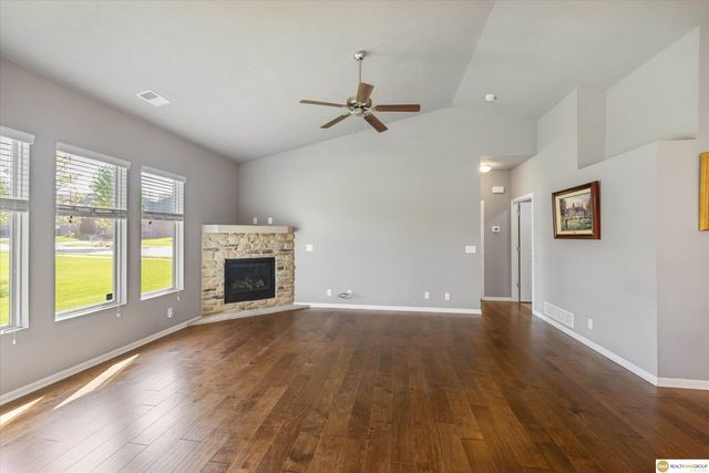 13911 Potter Parkway, Omaha, NE 68142