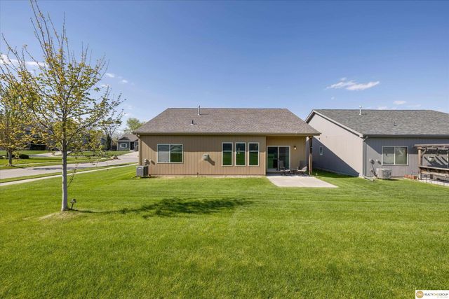 13911 Potter Parkway, Omaha, NE 68142
