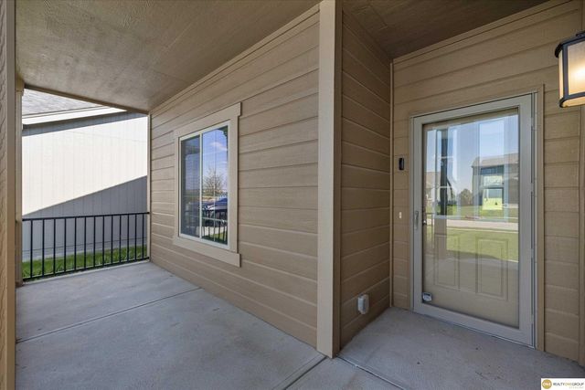 13911 Potter Parkway, Omaha, NE 68142