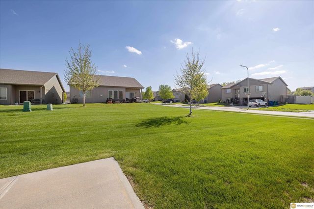 13911 Potter Parkway, Omaha, NE 68142
