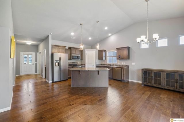 13911 Potter Parkway, Omaha, NE 68142