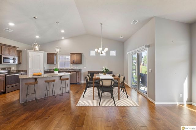 13911 Potter Parkway, Omaha, NE 68142