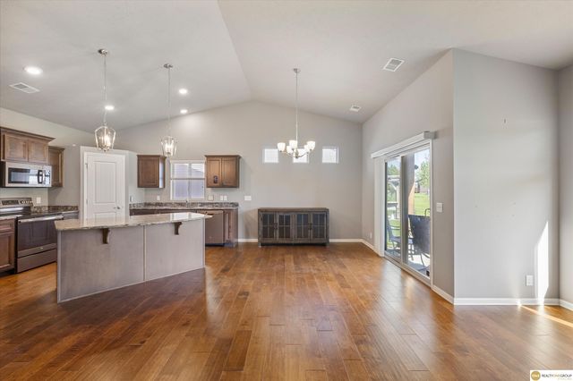 13911 Potter Parkway, Omaha, NE 68142