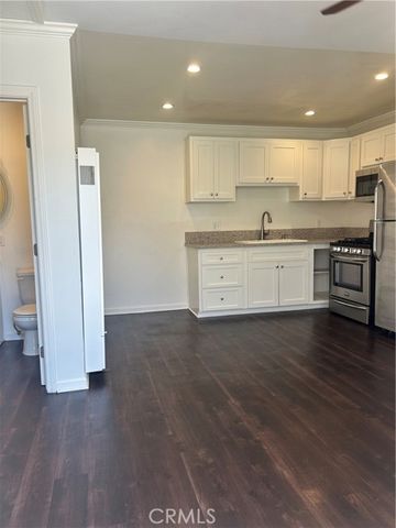 1713 S Redondo Boulevard, Los Angeles, CA 90019