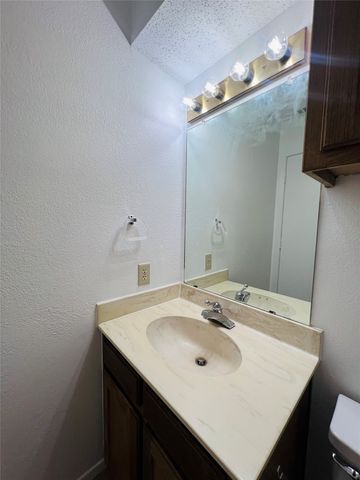 929 W Hickory Street A5, Denton, TX 76201