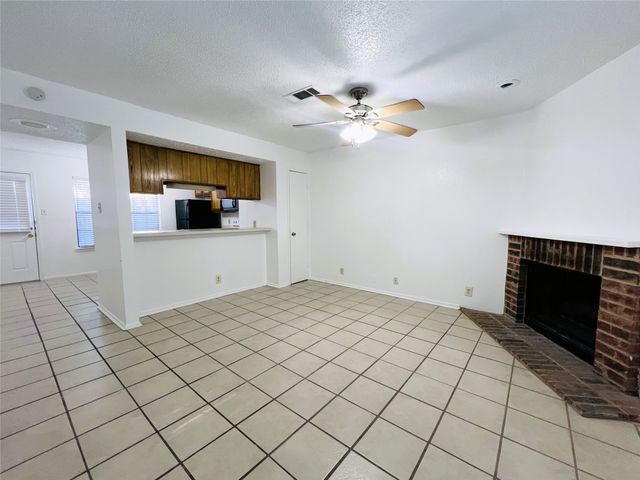 929 W Hickory Street A5, Denton, TX 76201