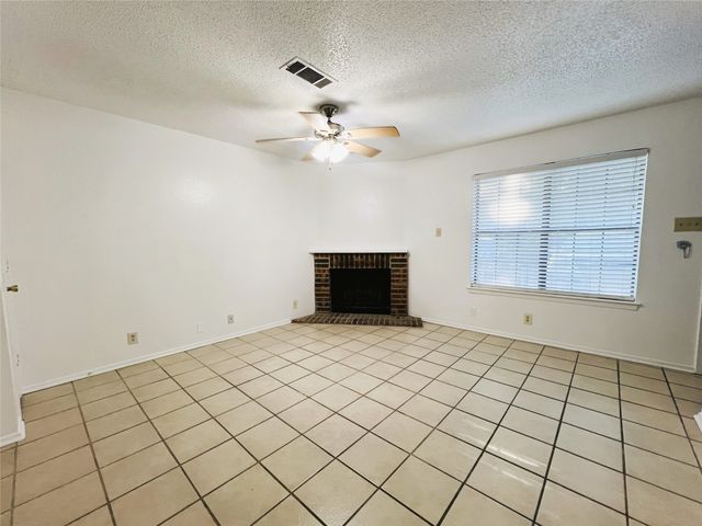 929 W Hickory Street A5, Denton, TX 76201