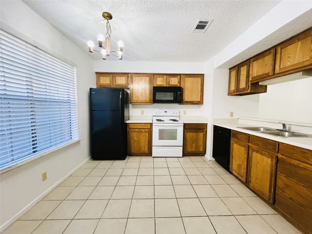 929 W Hickory Street A5, Denton, TX 76201