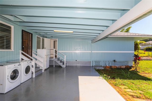 1645 Royal Palm Drive, Wahiawa, HI 96786