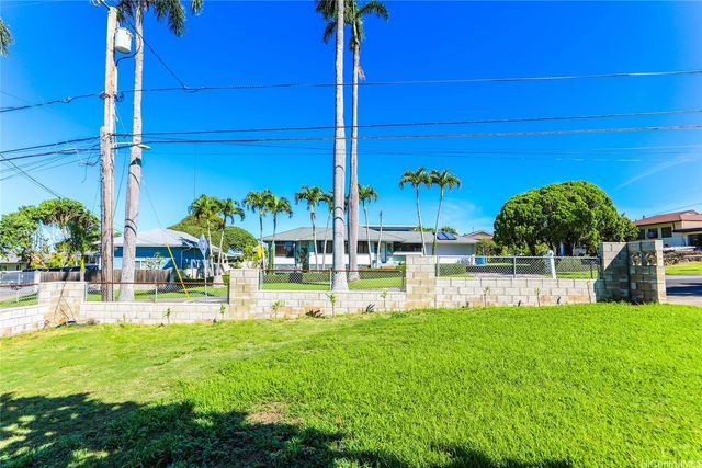 1645 Royal Palm Drive, Wahiawa, HI 96786