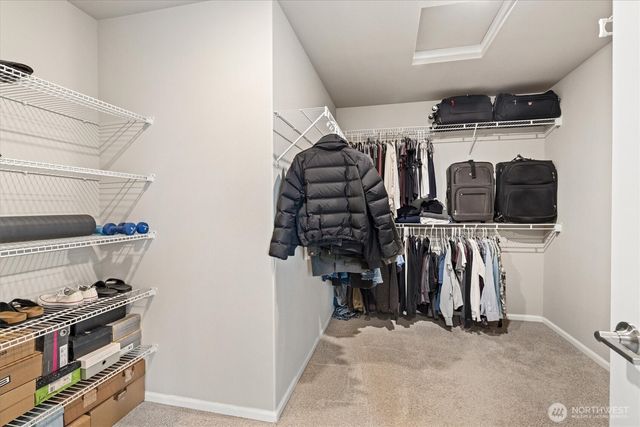17525 Crossing Drive E, Puyallup, WA 98374