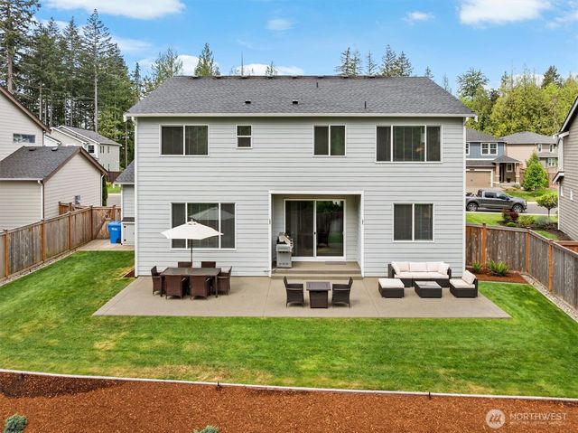 17525 Crossing Drive E, Puyallup, WA 98374