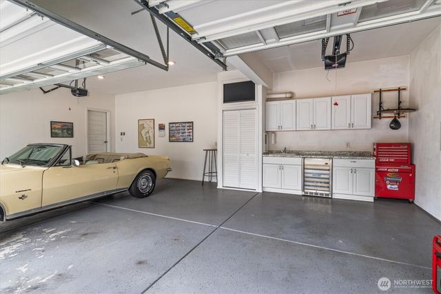17525 Crossing Drive E, Puyallup, WA 98374