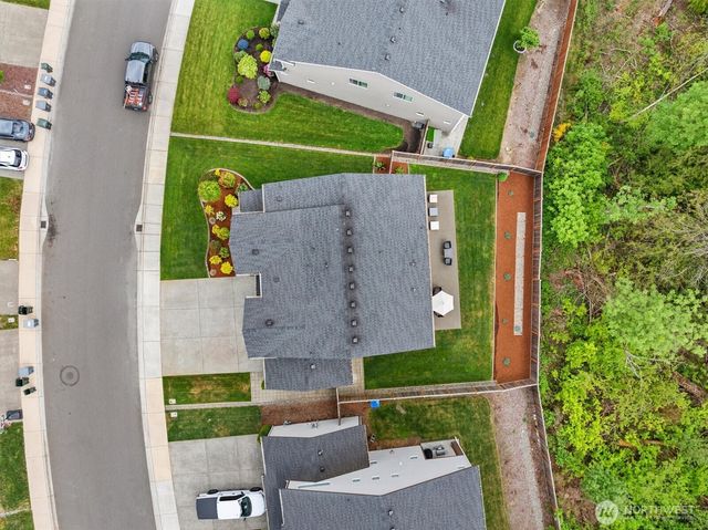 17525 Crossing Drive E, Puyallup, WA 98374