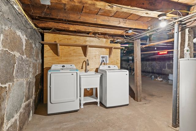 122 Union St B, Rockland, MA 02370