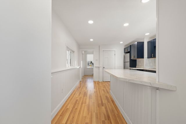 122 Union St B, Rockland, MA 02370