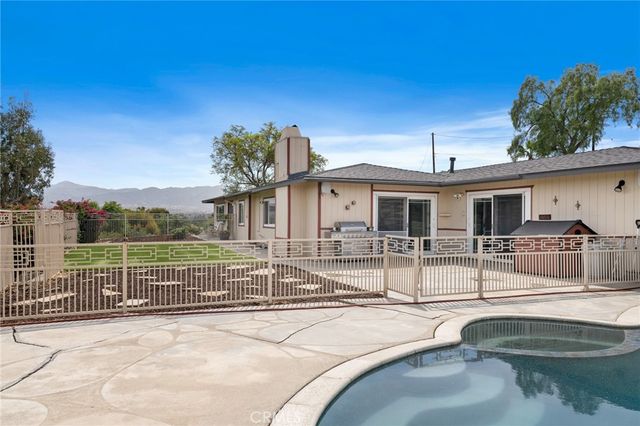 1820 Corona Avenue, Norco, CA 92860